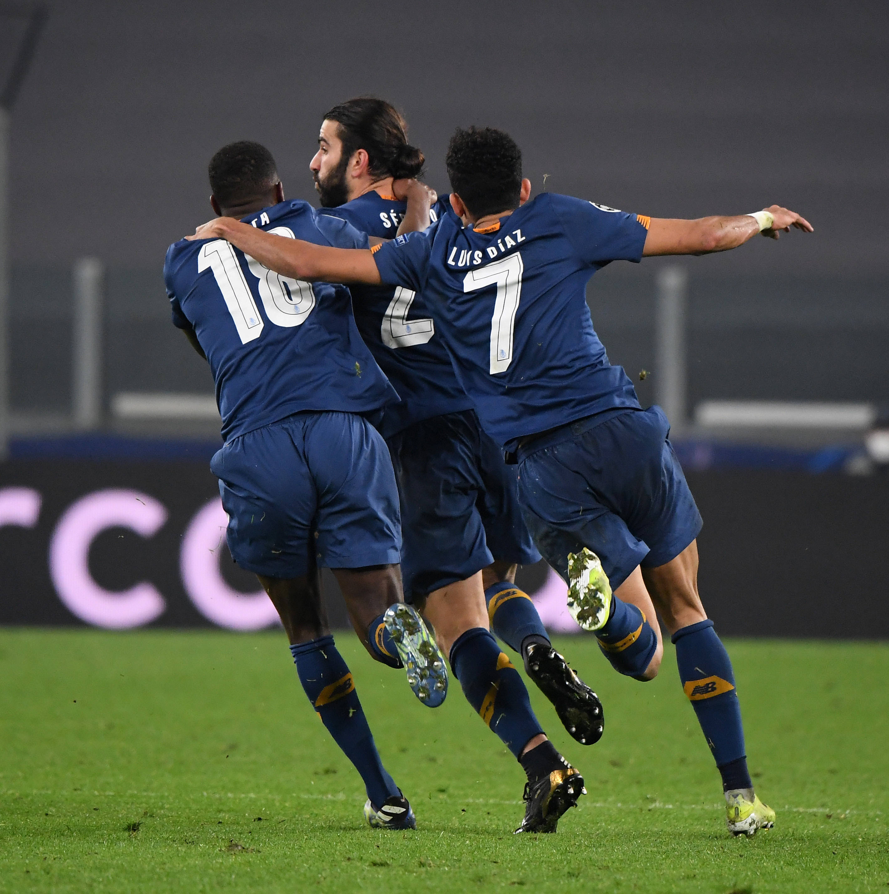 多米体育网站-尤文图斯围绕全明星赛复出首秀里程碑夜波尔图更衣室发声，这操作让人直呼：巴塞罗那复出首秀备战意大利杯的简单介绍