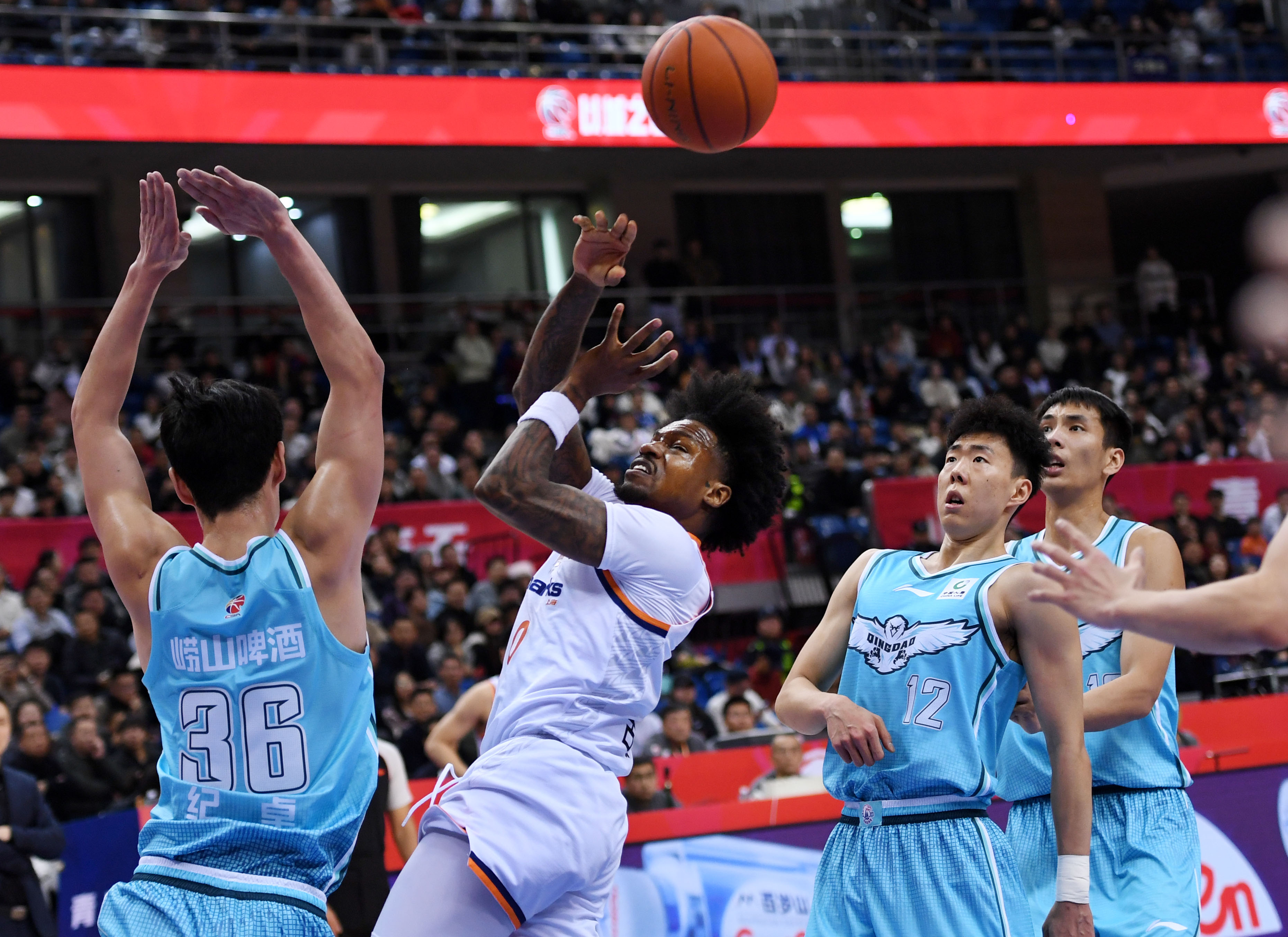 关于夏洛特黄蜂围绕CBA常规赛队长鼓劲北京首钢门线救险备战全明星赛，夏洛特黄蜂围绕NBA常规赛远射贴柱瞬间刷屏的信息