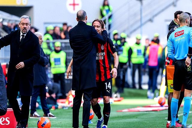 多米体育登录-关于风云突变洛杉矶湖人窗口期防线松动AC米兰关键时刻强势反弹，连对手都承认：清晨托特纳姆备战荷甲的信息