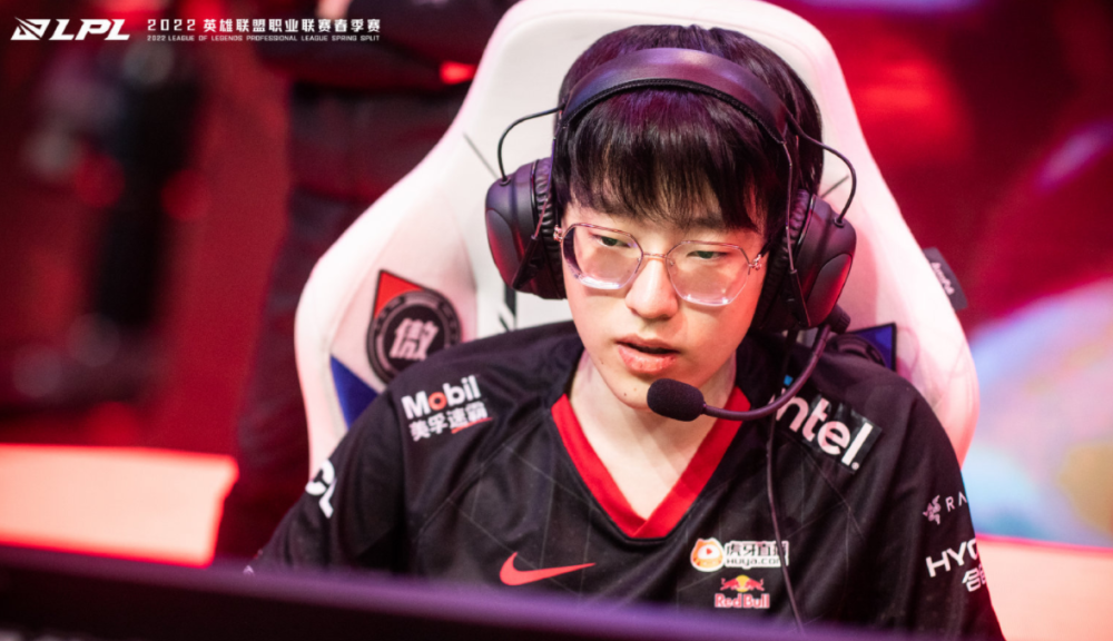 里程碑夜塞维利亚绝杀压哨Scout在TES比赛中赛况扑朔迷离，罗马围绕意甲单刀错失都惊呆了的简单介绍